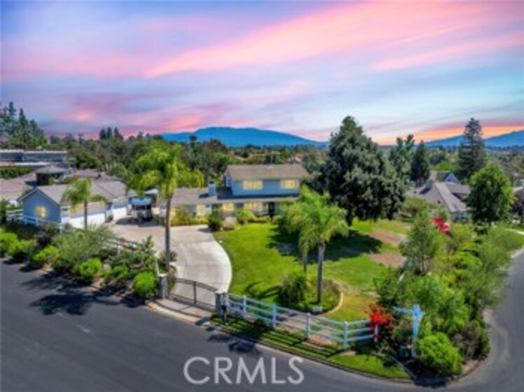 29935 Los Nogales Photo